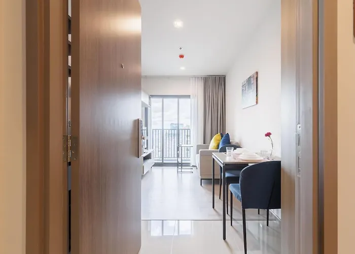 Center-thong Lo-rca-high-rise One-bedroom